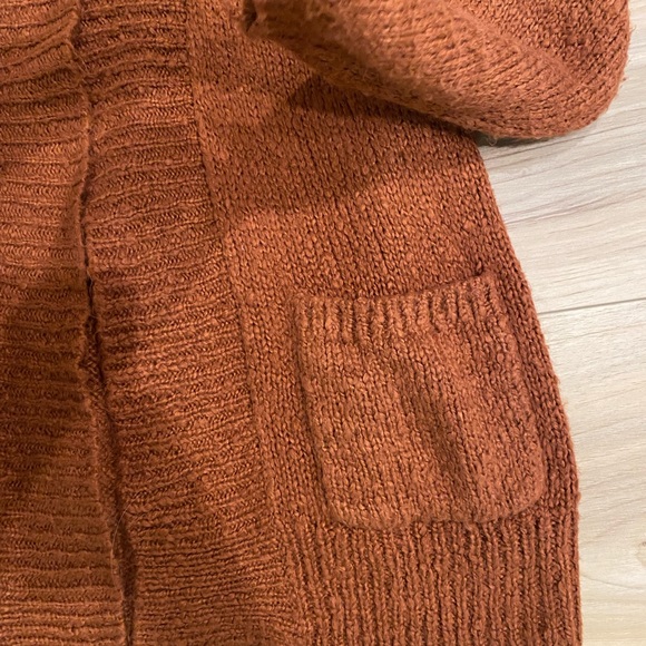 BP - Sweater - Picture 4 of 4